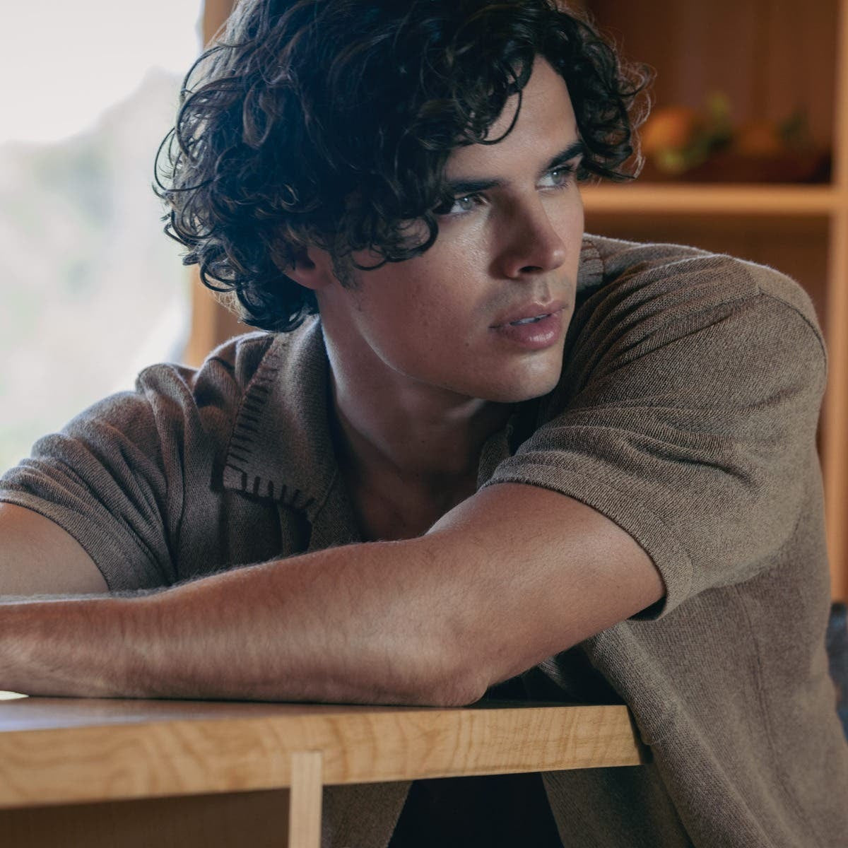 Paul Mitchell Tea Tree Special Shampoo herr pose